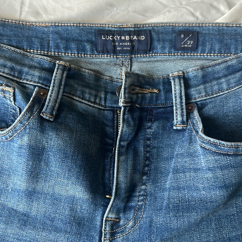 Skinny Jeans-Lucky brand. Only worn once